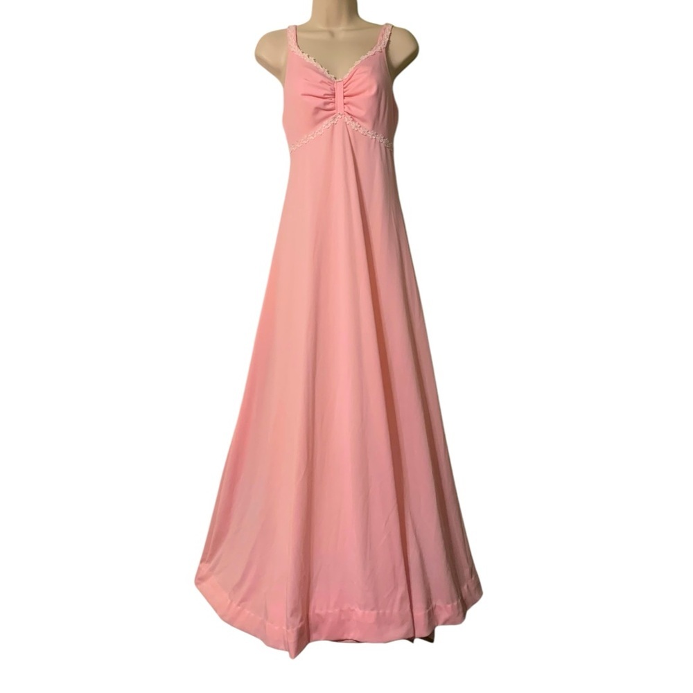 Vintage 70’s pink maxi dress with gathered bust and daisy chain details